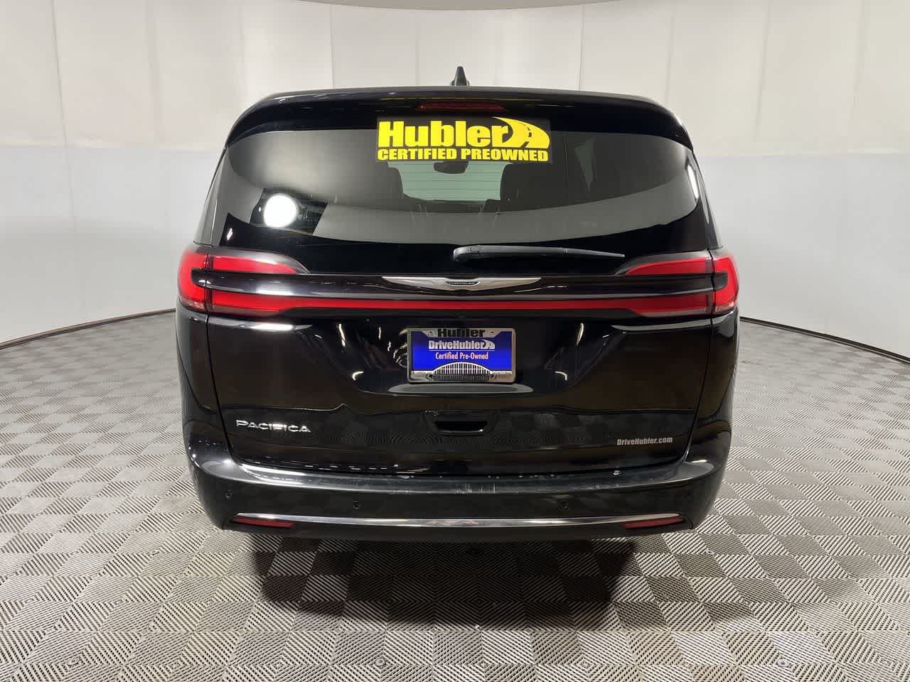 Used 2025 Chrysler Pacifica Select FWD image 7