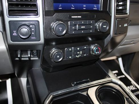 Used 2022 Ford F250 XLT w/ FX4 Off-Road Package image 28