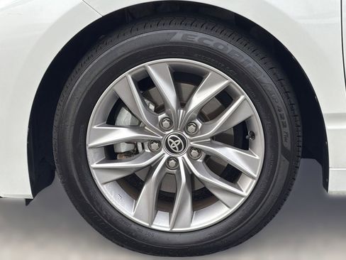 Used 2021 Toyota Avalon XLE w/ Carpet Mat Package (TMS) image 11