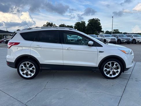 Used 2013 Ford Escape Titanium w/ Class II Trailer Tow Pkg FWD image 3