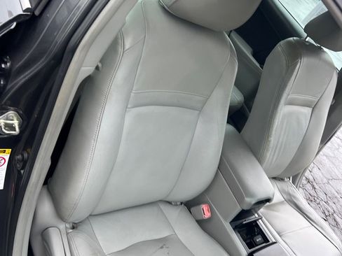 Used 2013 Toyota Camry LE image 18