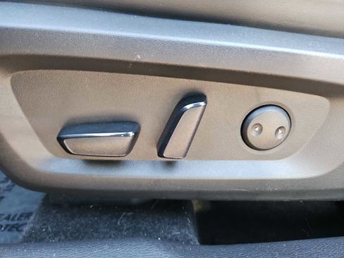 Used 2022 Mitsubishi Outlander SE image 18