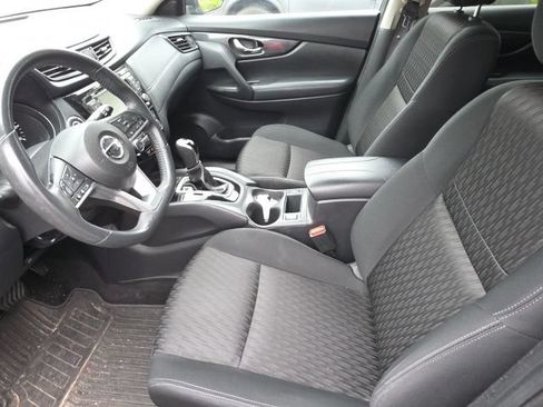 Certified 2018 Nissan Rogue SV FWD image 12