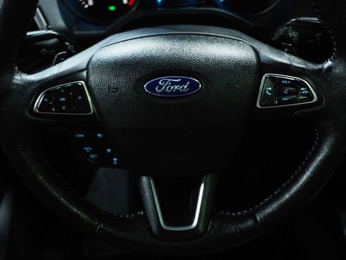 Used 2017 Ford Escape Titanium image 17