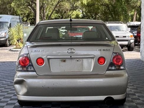 Used 2005 Lexus IS 300 image 8