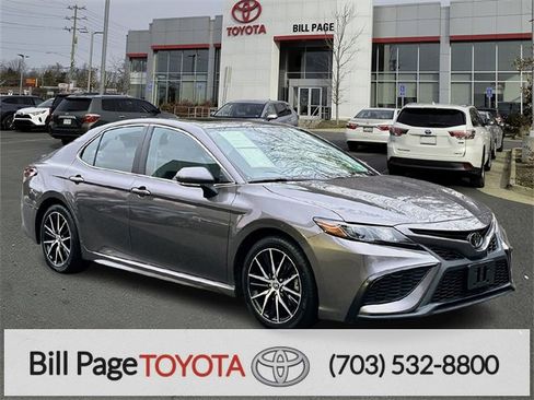 Certified 2023 Toyota Camry SE image 1