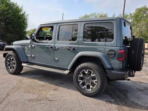 Used 2024 Jeep Wrangler Sahara w/ Technology Group image 5