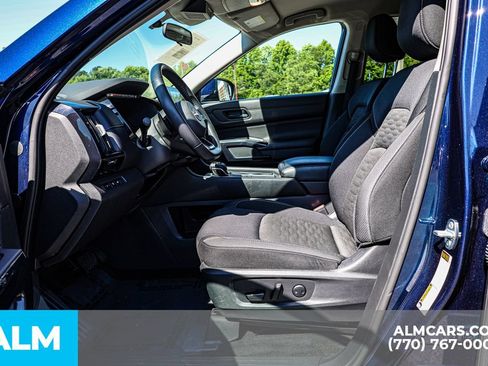 Used 2025 Nissan Pathfinder SV FWD image 18