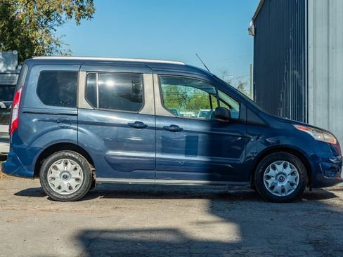 Used 2017 Ford Transit Connect XLT image 7