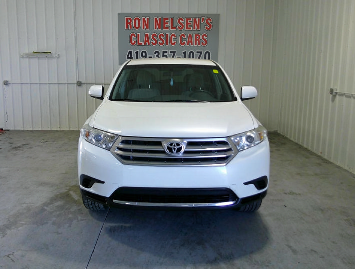 Used 2013 Toyota Highlander Plus FWD image 3