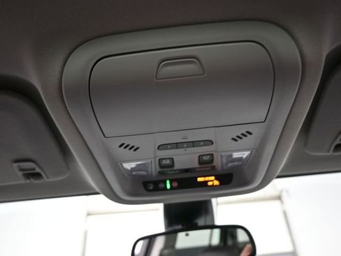 Used 2023 GMC Acadia SLT w/ Elevation Edition image 12