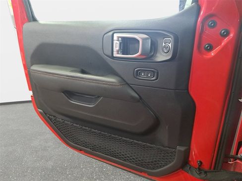 Certified 2022 Jeep Gladiator Mojave w/ Cold Weather Group image 26