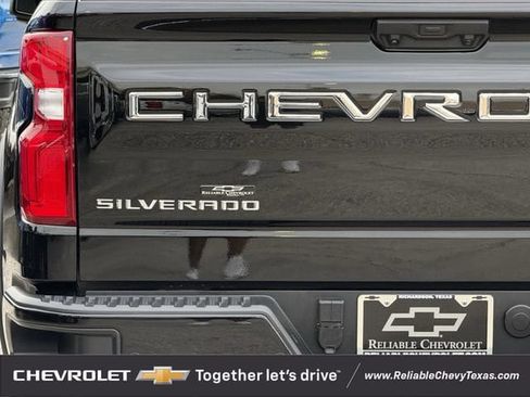 Used 2025 Chevrolet Silverado 1500 ZR2 w/ Technology Package AWD/4WD image 9