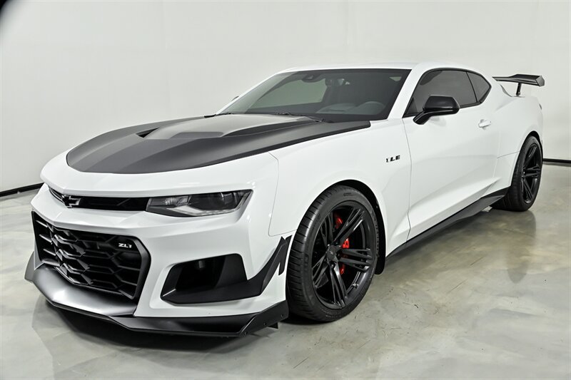 Used 2022 Chevrolet Camaro ZL1 RWD image 5