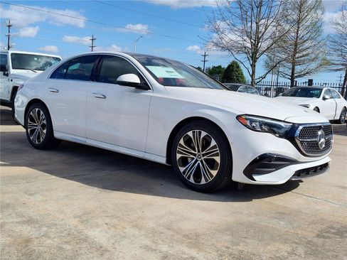 New 2026 Mercedes-Benz E 350 4MATIC Sedan image 5