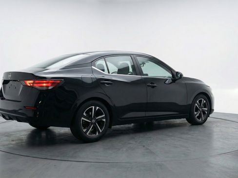 Used 2025 Nissan Sentra SV image 9
