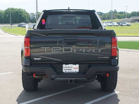 Used 2025 Toyota Tacoma TRD Pro AWD/4WD image 3