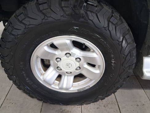 Used 2000 Toyota 4Runner SR5 image 11