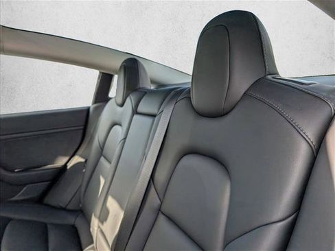 Used 2023 Tesla Model 3 Standard Range image 16