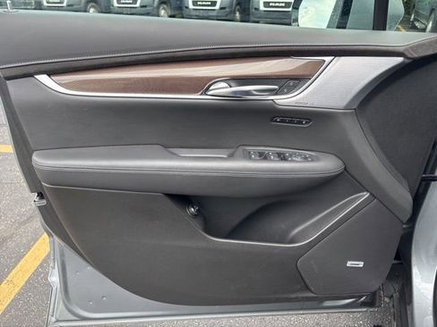 Used 2024 Cadillac XT6 Sport w/ Platinum Package image 9