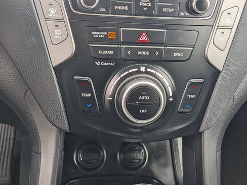 Used 2018 Hyundai Santa Fe Sport image 24