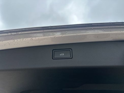 New 2026 Volkswagen Tiguan SE AWD/4WD image 16