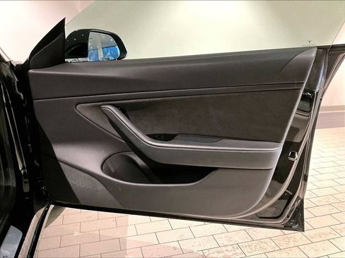 Used 2019 Tesla Model 3 Mid Range image 26