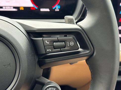 Certified 2025 Porsche Cayenne Coupe image 29