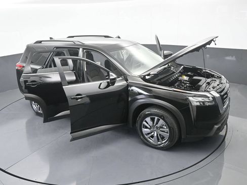Used 2025 Nissan Pathfinder SV FWD image 74