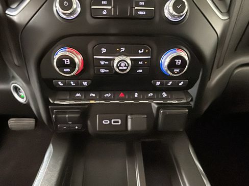 Used 2022 GMC Sierra 1500 AT4 w/ AT4 Premium Package AWD/4WD image 26