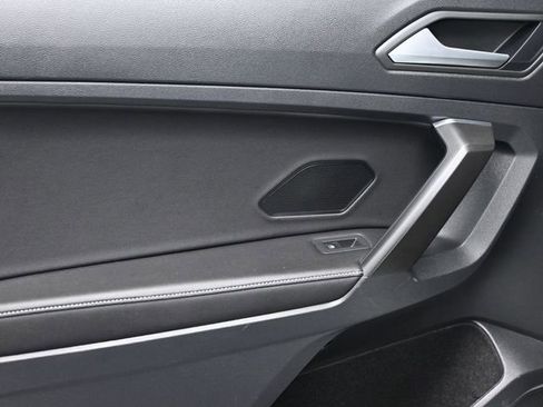 Used 2022 Volkswagen Tiguan S image 13