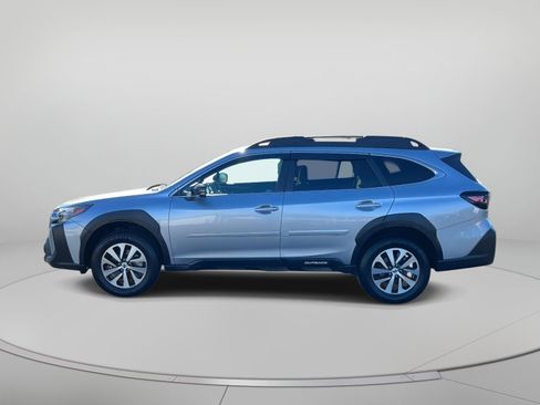 Used 2024 Subaru Outback Premium image 7