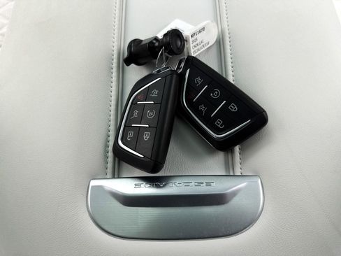 Used 2025 Cadillac Escalade ESV Sport Platinum w/ LPO, ONYX Package image 49