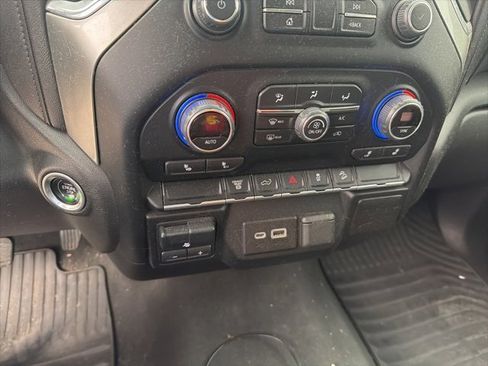 Certified 2022 Chevrolet Silverado 2500 LT w/ Convenience Package image 9