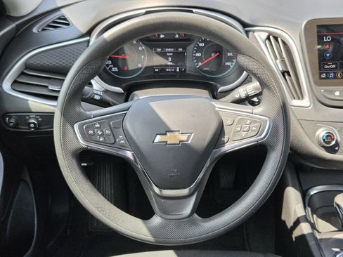 Used 2025 Chevrolet Malibu LT FWD image 14