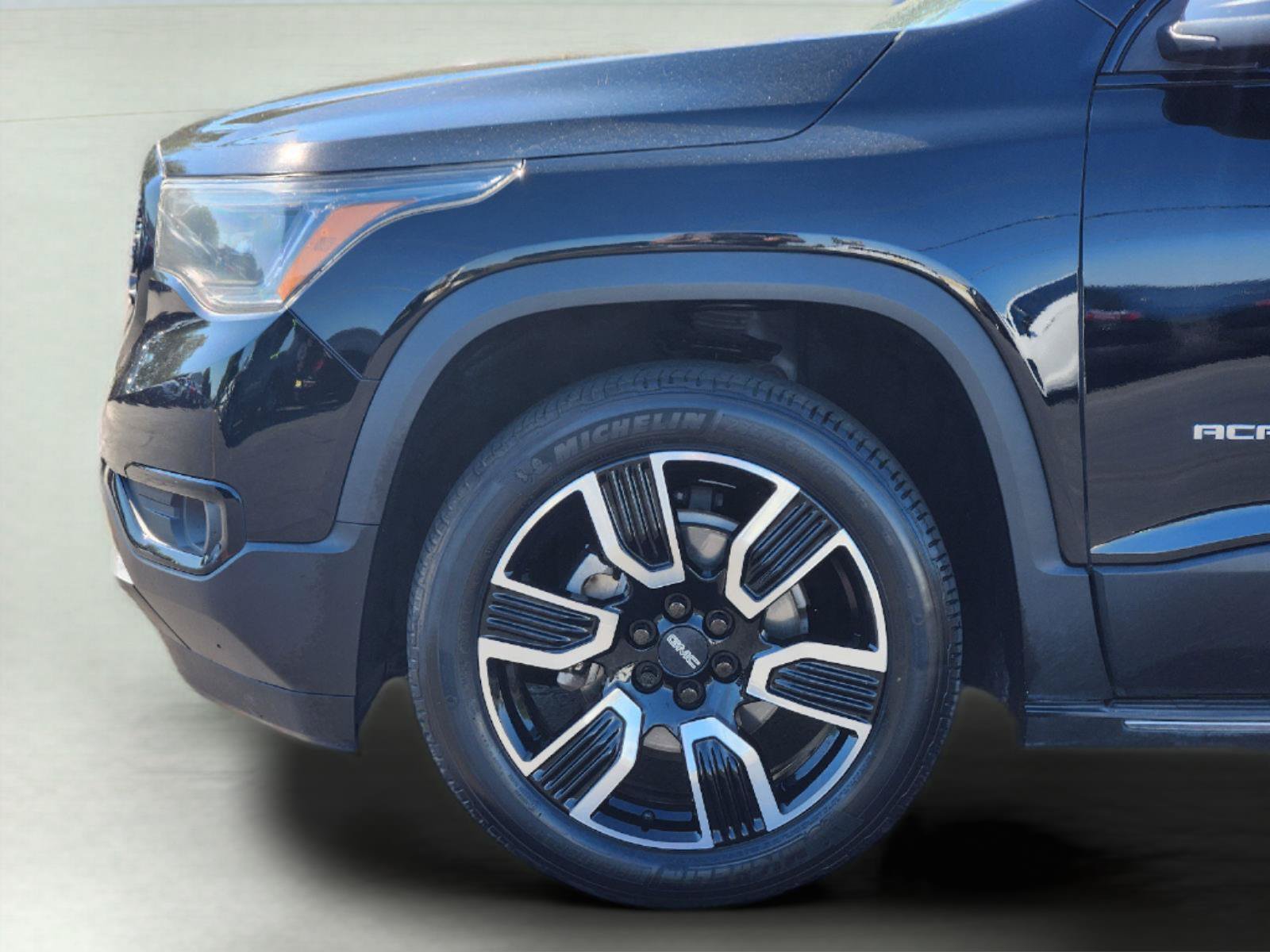 Used 2019 GMC Acadia SLT w/ Black Edition FWD image 9
