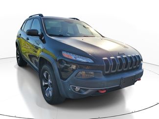 Used 2015 Jeep Cherokee Trailhawk w/ Comfort/Convenience Group AWD/4WD video 1