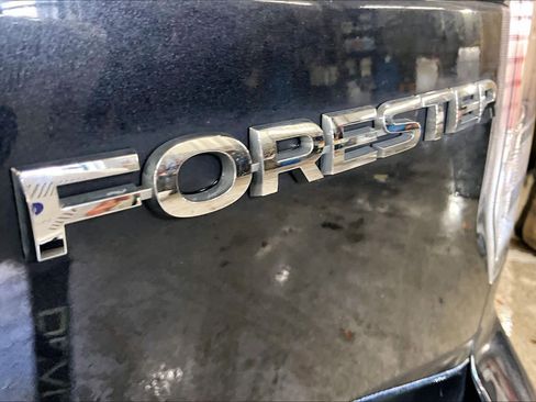 Used 2018 Subaru Forester 2.5i w/ Alloy Wheel Package image 10