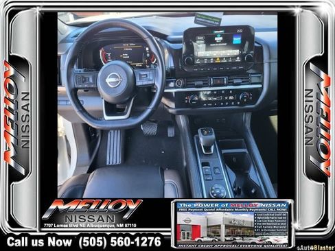 Used 2023 Nissan Pathfinder Platinum image 11