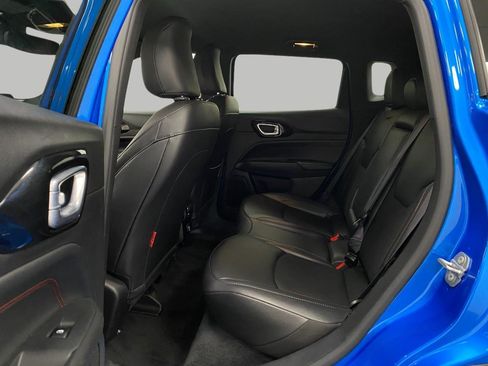 Used 2025 Jeep Compass Trailhawk AWD/4WD image 27