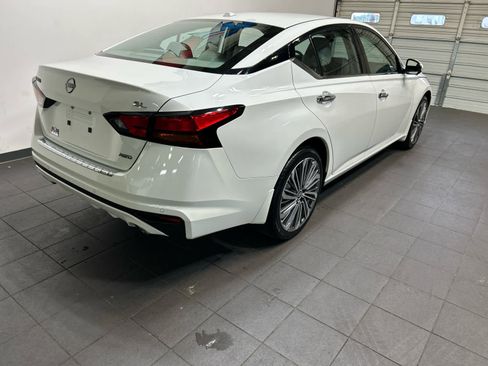 Used 2023 Nissan Altima 2.5 SL AWD/4WD image 3
