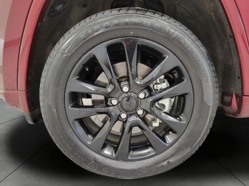 Used 2022 Jeep Grand Cherokee Laredo X AWD/4WD image 3