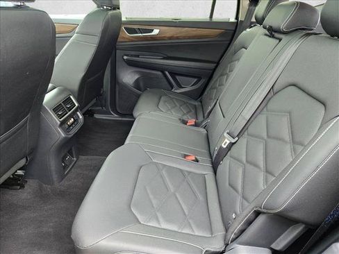 Used 2026 Volkswagen Atlas SE FWD image 18