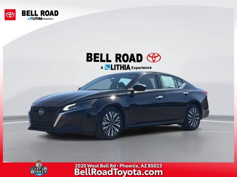 Used 2024 Nissan Altima 2.5 SV image 1