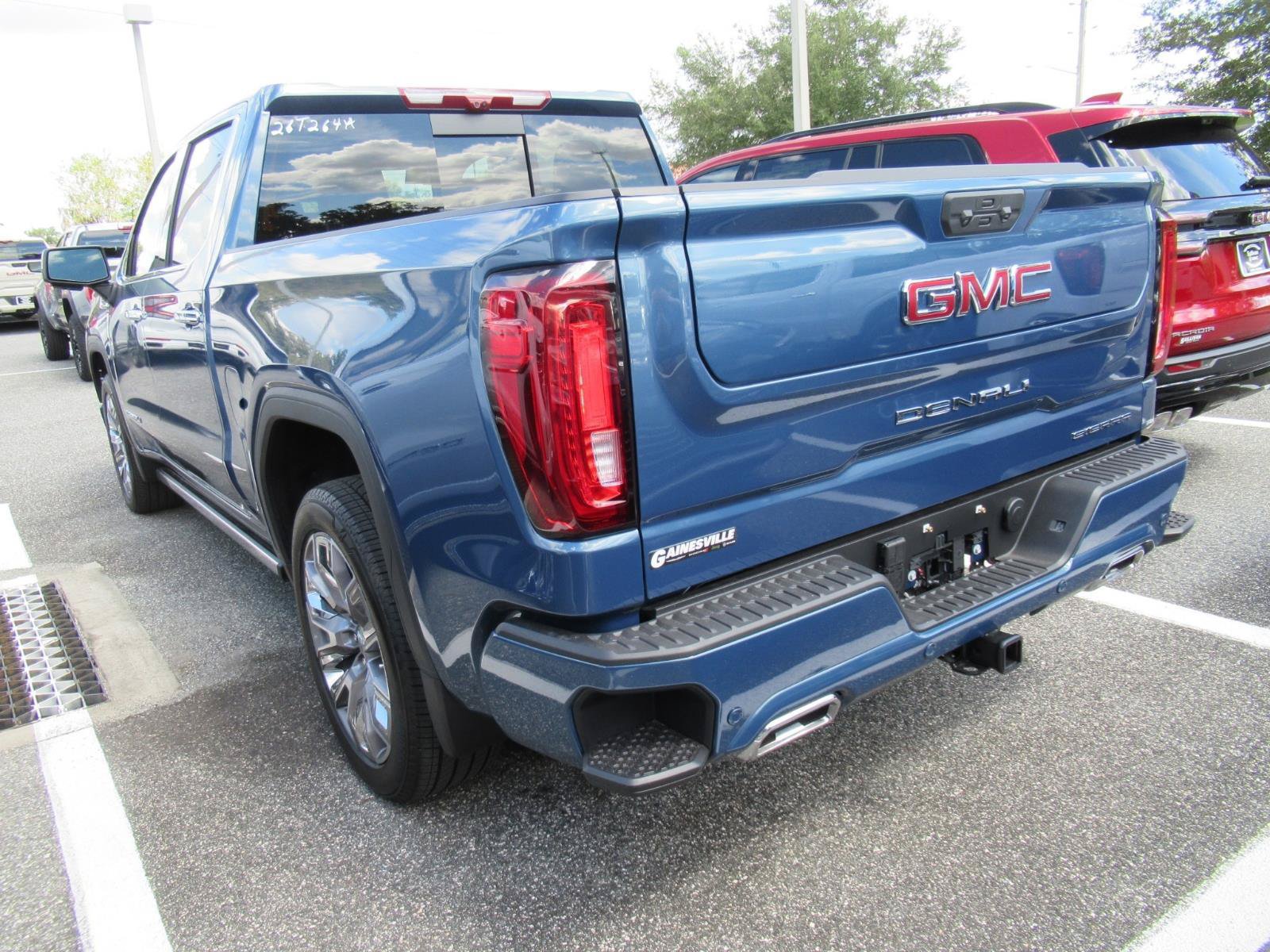 Used 2026 GMC Sierra 1500 Denali AWD/4WD image 3