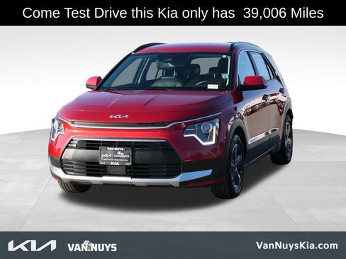Used 2023 Kia Niro EX image 7