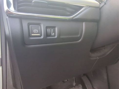 Certified 2023 Cadillac XT4 Premium Luxury image 17