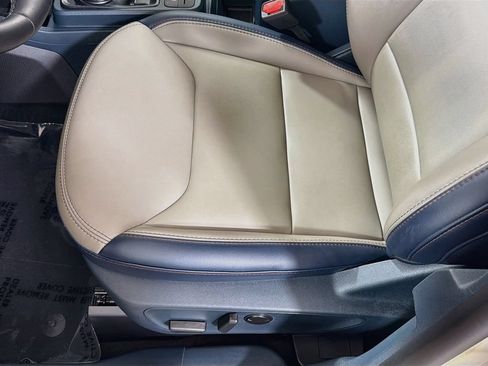 Used 2025 Ford Maverick Lariat w/ 4K Tow Package AWD/4WD image 21