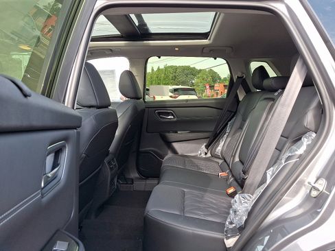 New 2026 Nissan Rogue Platinum w/ Platinum Premium Package image 6