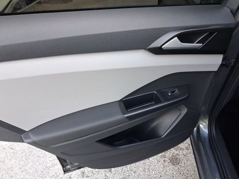 Certified 2023 Volkswagen Taos S FWD image 11
